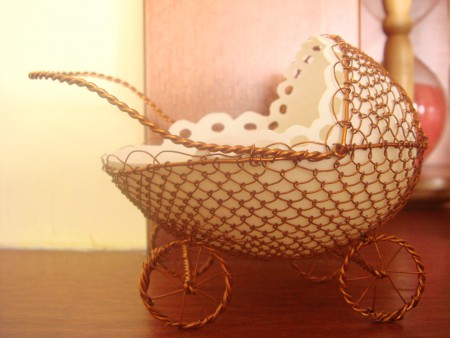 Kočiarik z husacieho vajca a drôtu